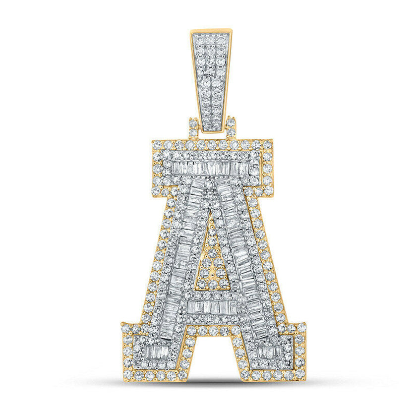 A Diamond Initial Pedant