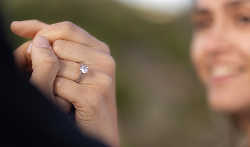 Oval Cut Diamond Engagement Rings